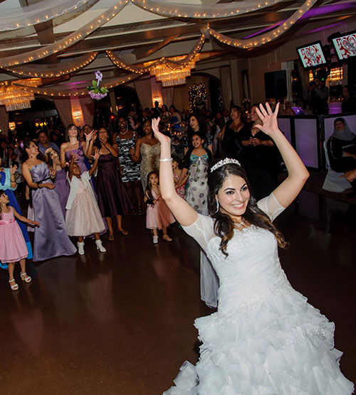 Nancys-NJ-Dream-Wedding-Reception-Tossing-the-Bouquet